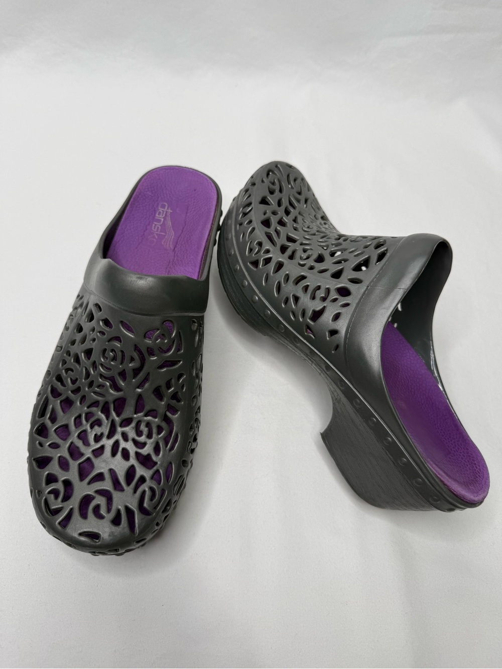 Dansko Pippa Gray Purple Floral Cutout Slip-On Mule Clogs Womens EU 38 US 8
